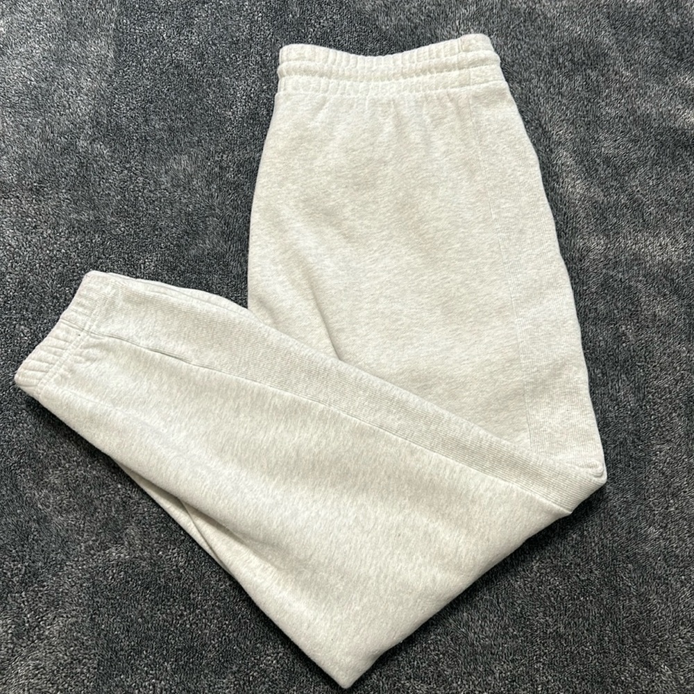 TNA Sweatpants. Sweatfleece Cosy Fleece Boyfriend Fit.